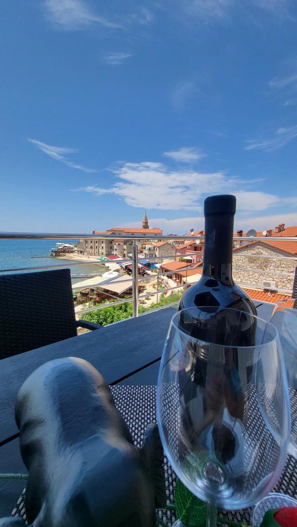 Apartman Dora With Sea View And Terrace Umag Exteriör bild