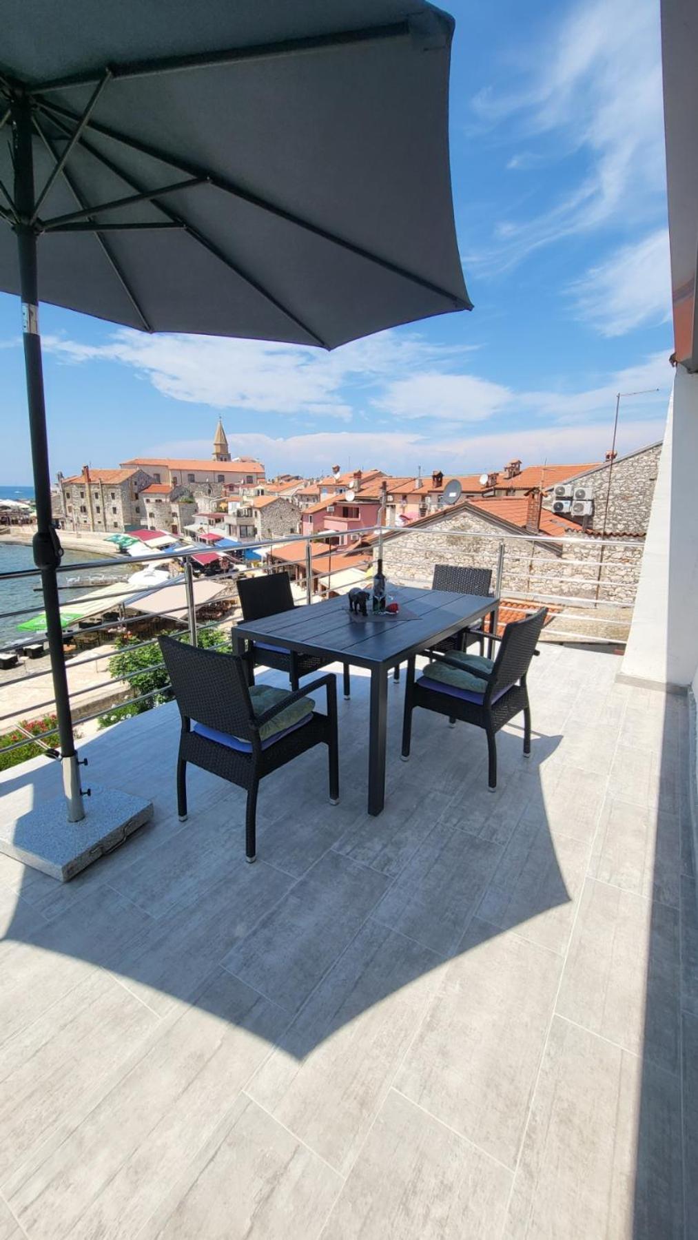 Apartman Dora With Sea View And Terrace Umag Exteriör bild